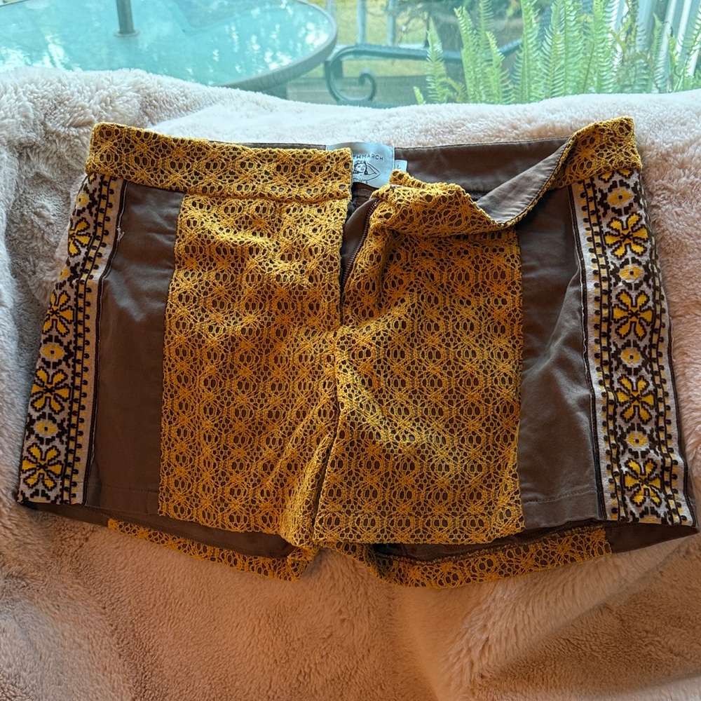 Judith March High Waist Yellow and Brown Patterned Shorts